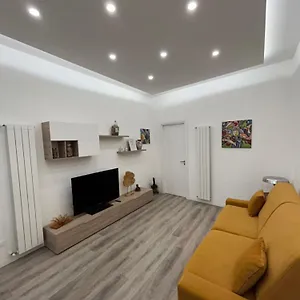  Apartment Dimora Del Buongustaio Italy